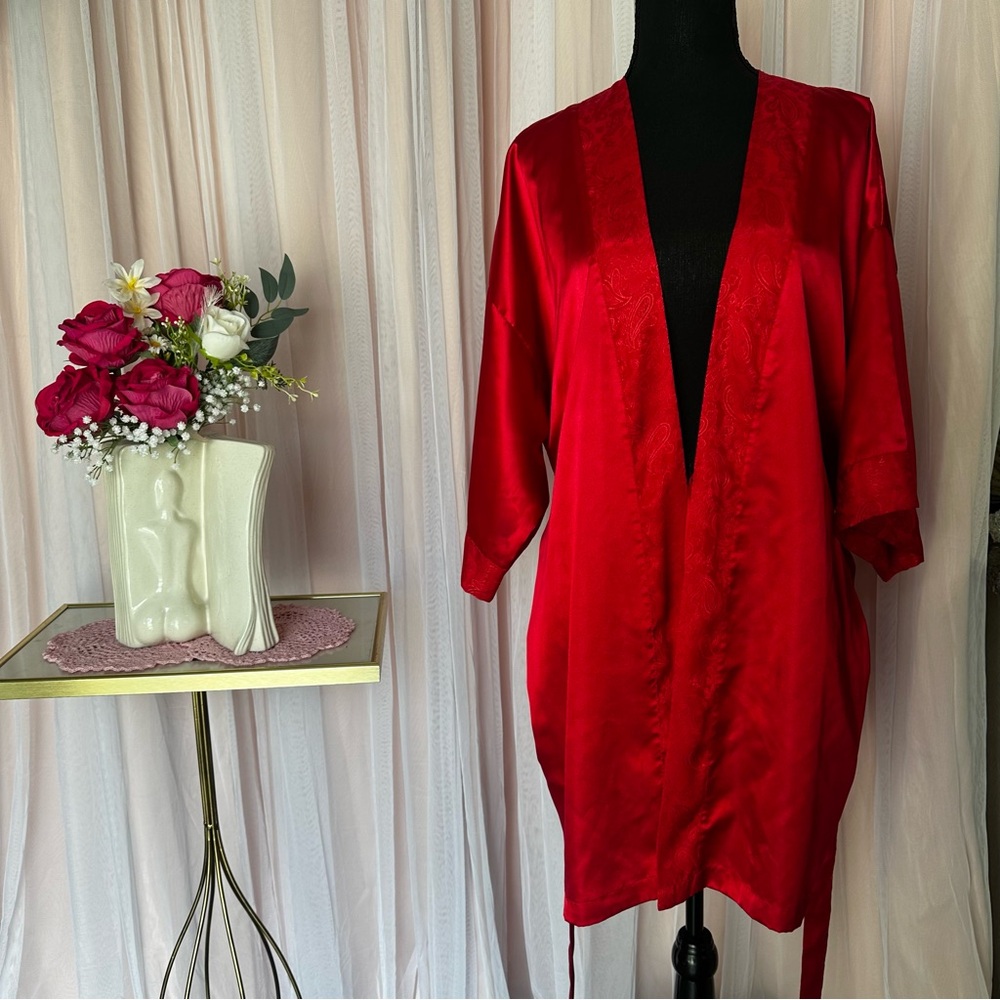 VINTAGE Avon Fashions Exclusive Asian Fit Red Satin Robe with paisley trim